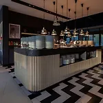 Radisson Hotel 4*