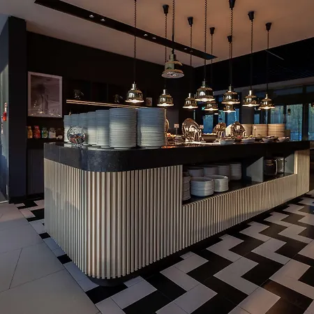 Radisson Hotel 4*